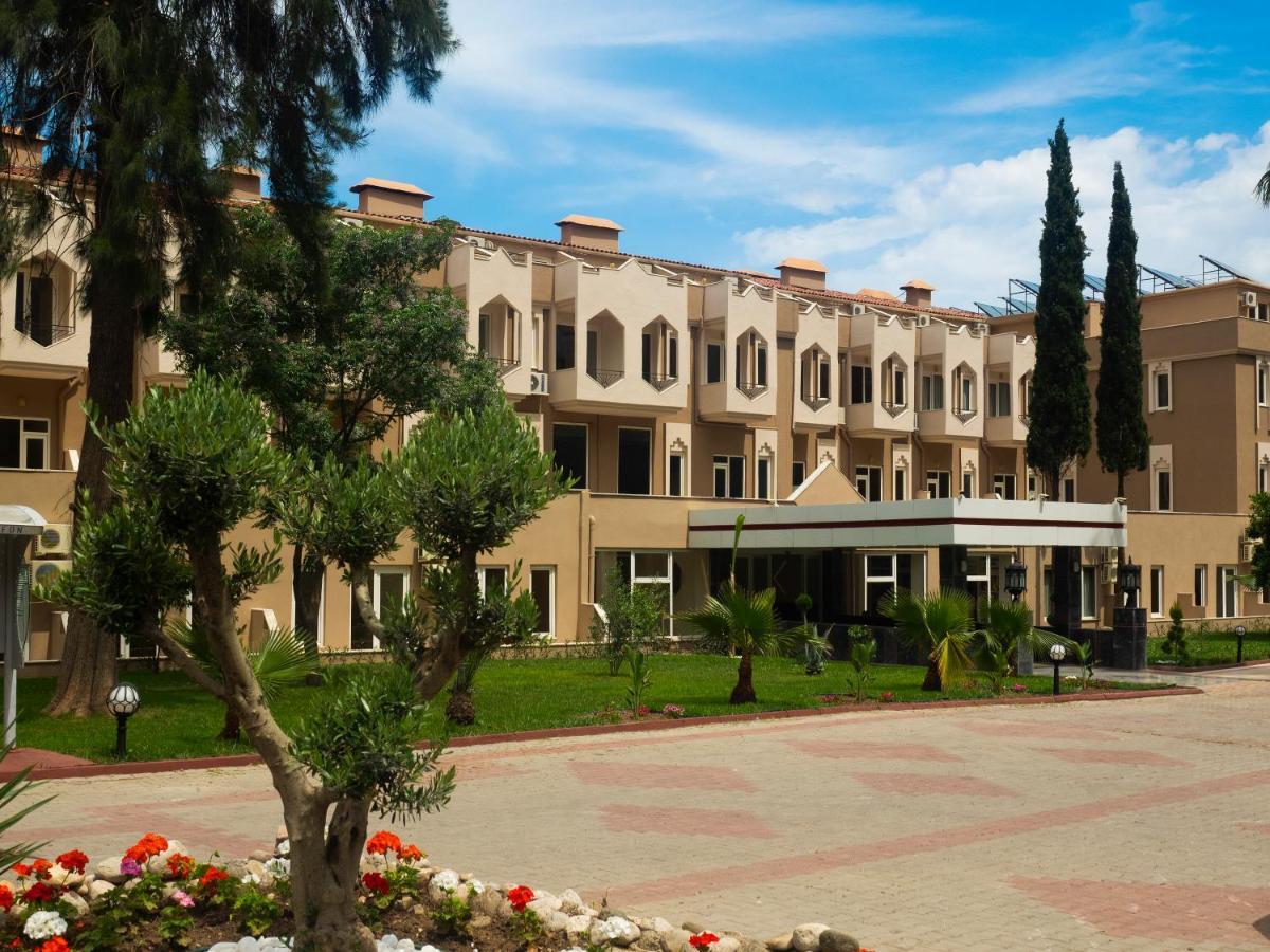 בלדיבי Alexius Beach Hotel מראה חיצוני תמונה