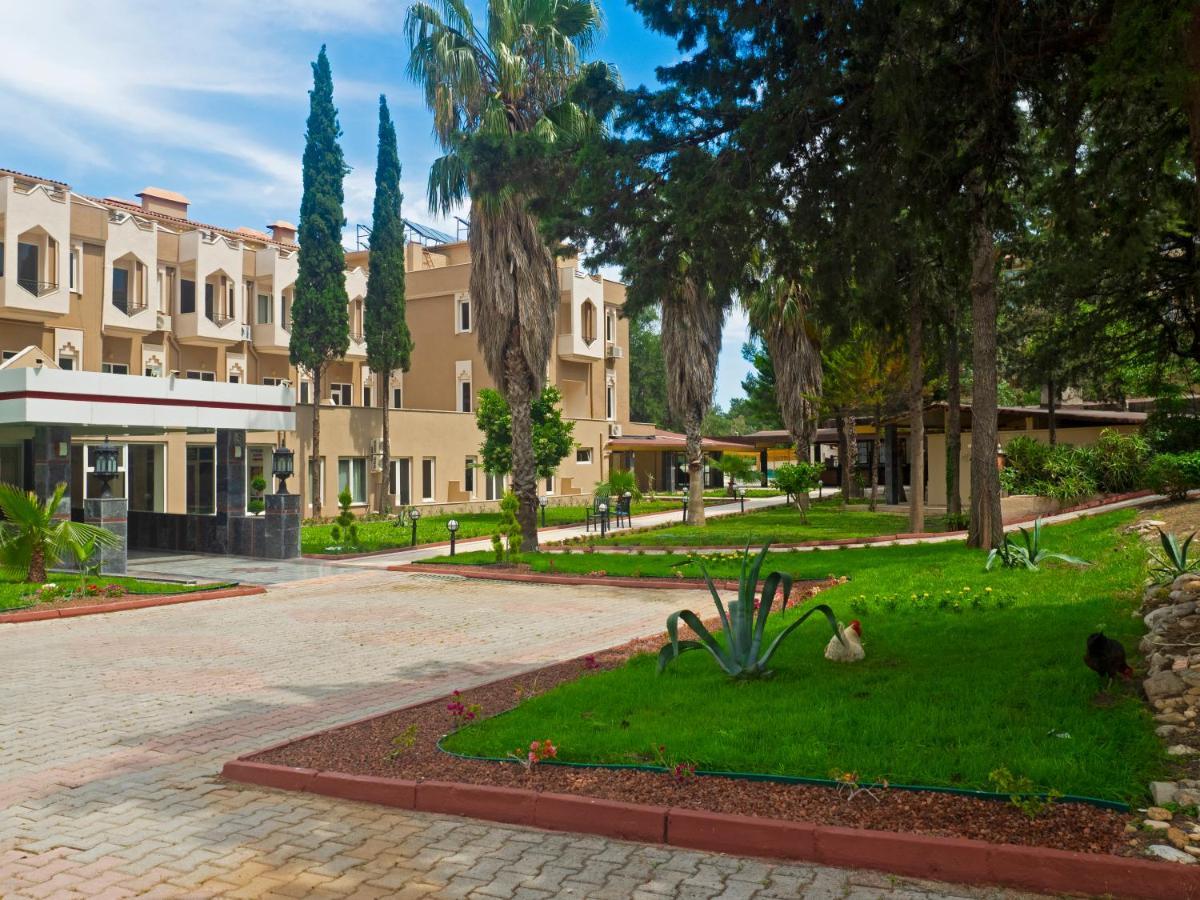 בלדיבי Alexius Beach Hotel מראה חיצוני תמונה